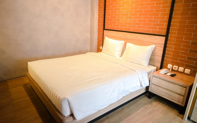 LOA Living Solo Baru