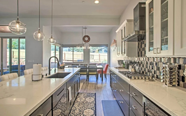 Tranquil Sedona Home With Fireplace & Hot Tub!