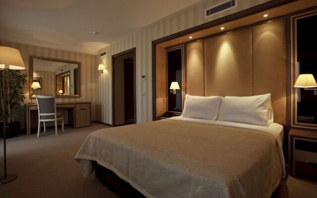 Shirvan Hotel & SPA