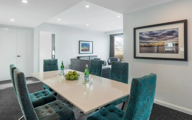 Meriton Suites World Tower