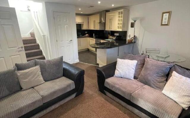 4 Laurel Court