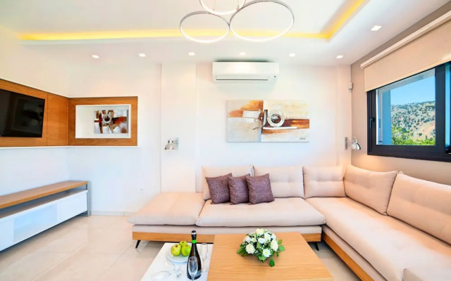 Perla Villas with Heated Pool
