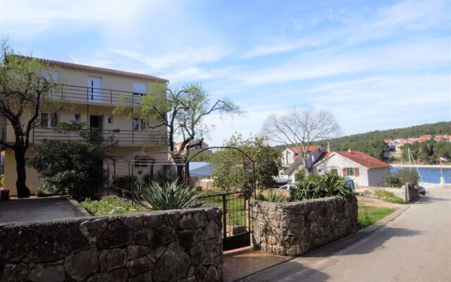 Apartment and Room Me and Mrs Jones