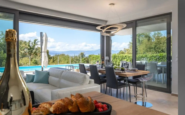 Villa Luxor With Heated Pool