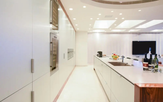 Tower Sea View Luxury 32 Floor Apartment