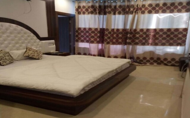 Hotel JK, Punjab