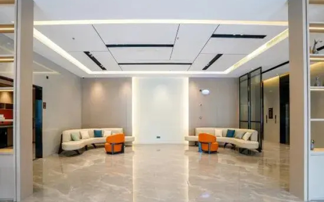 Elong ME Hotel (Yangjiang Transportation Hub Jinshan Road)