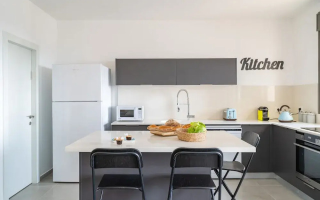 Modern Comfort Escape by Sea N' Rent