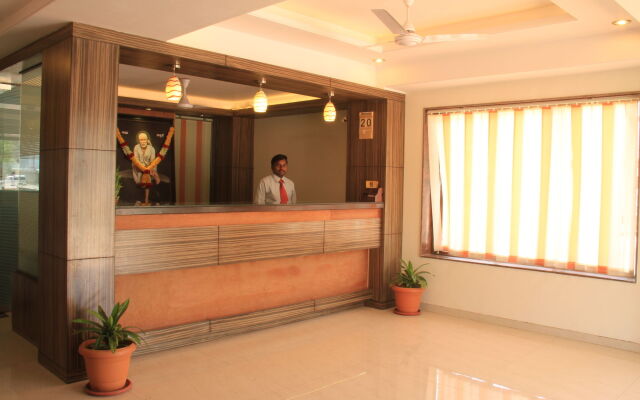 Hotel Sai Gurusthan