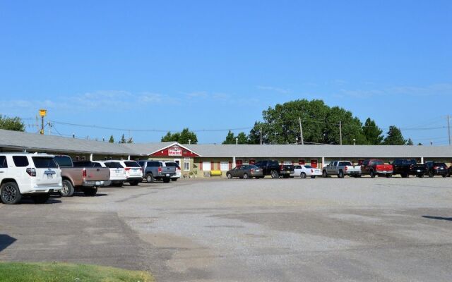 Green Acre Motel by OYO Near Rush County Airport
