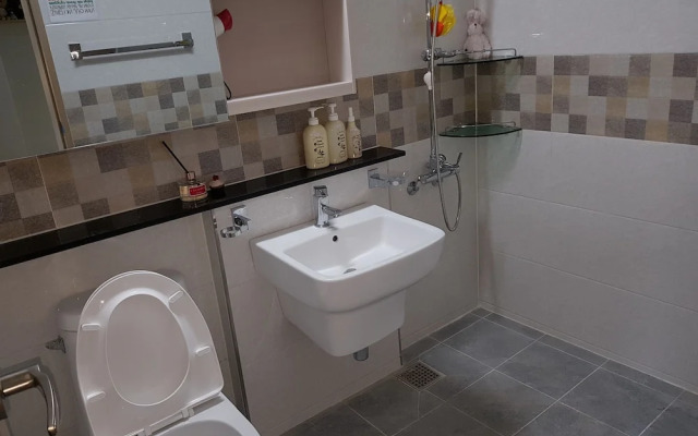 Buzz Guest House - Hostel