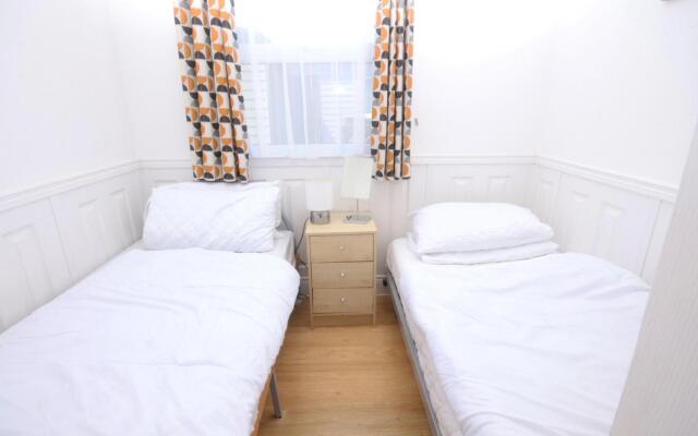 37E Medmerry Park 2 Bedroom Chalet