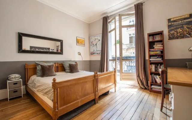 Splendid 5BR Family Apartment - Trocadero