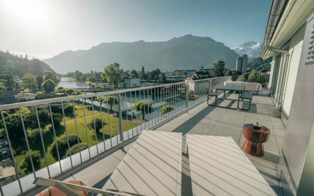 HOP Apartments & Suites