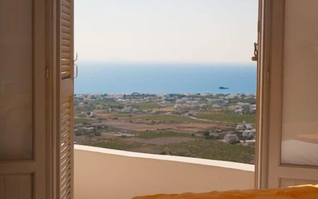 Art Villa Exogonia Santorini