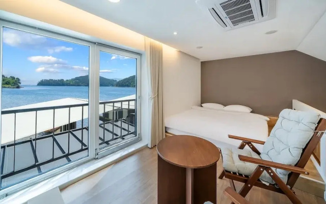 Changwon 055 Poolvilla