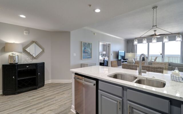 Gulf Front Master Suite! Directly On The Beach! 3 BR / 2 BA! Sleeps 8!