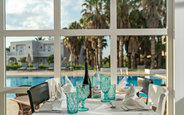 Delfina Tropic Beach