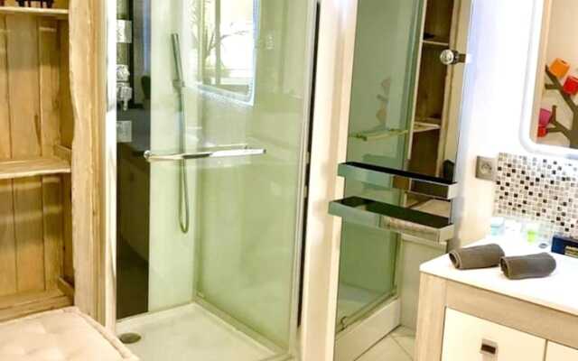 Apartment with One Bedroom in Toulon, with Wifi