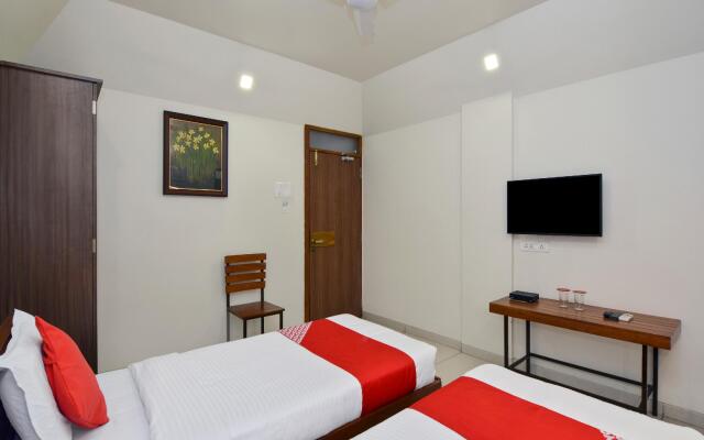 OYO 22827 Hotel Prafulla