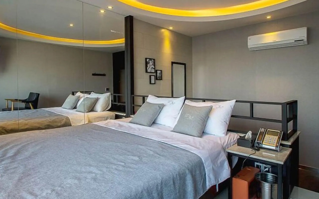 JK Hotel