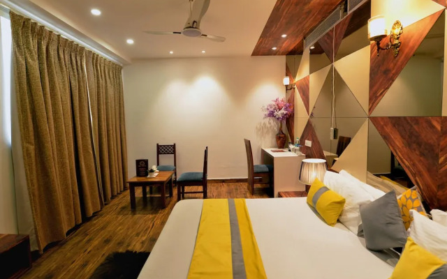 Oyo 11367 Hotel Yellow