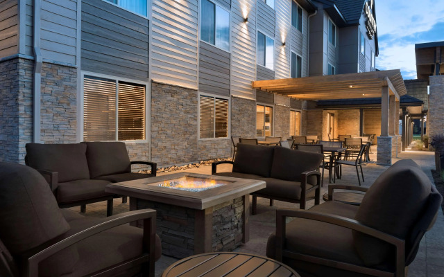 Country Inn & Suites by Radisson, St. Cloud West, MN