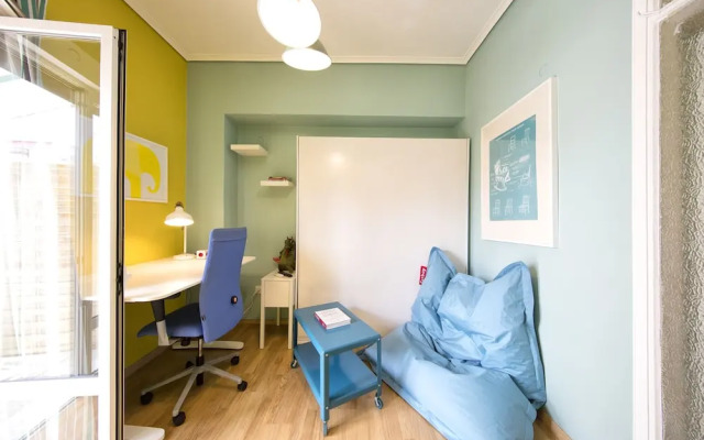 Startupper's Pad in real Athenian n.hood by VillaRentalsgr