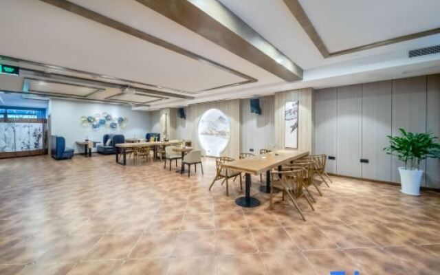Hongman Hongfu Hotel (Guang'an Linshui Modern Life Hall)