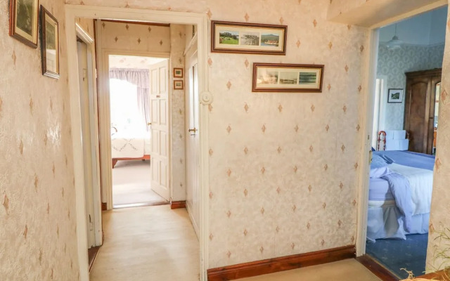 Cairbre House