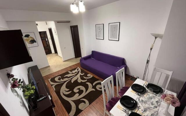 Cara Apartment 5 min walk to the train station