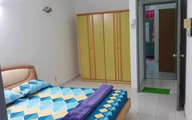 Homestay Ampang 100