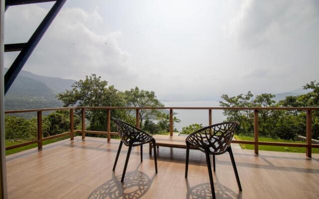 SaffronStays Solasta, Mulshi - Infinity Pool Villa with Mulshi DAM Views