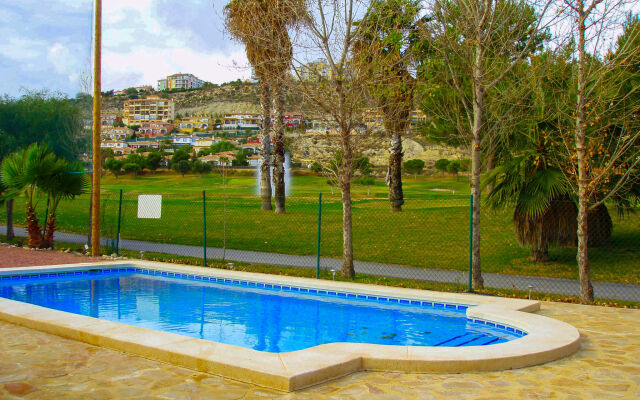 Holiday Home Bonalba Golf, Urb. Los Naranjos