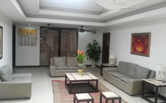 Maracas Inn