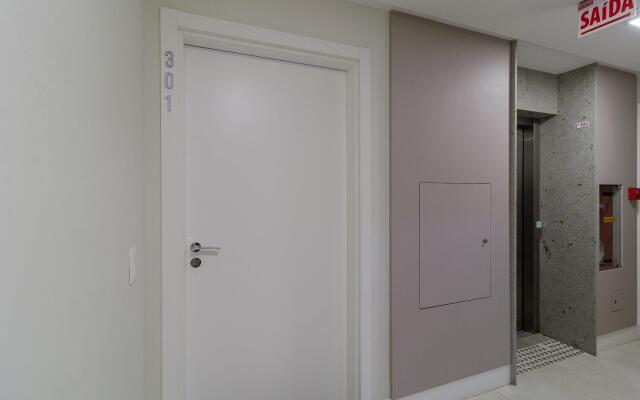 Apto luxuoso a 230m da praia de Jurerê VJE301