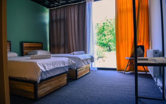 Arevi Hotel