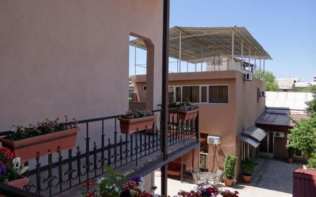Areg boutique hotel