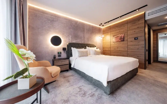 . Hotel SIMONA HALEP