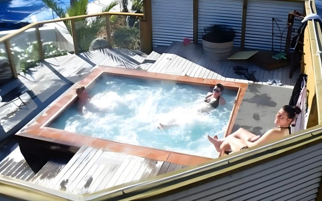 Dusky Lodge - Hostel