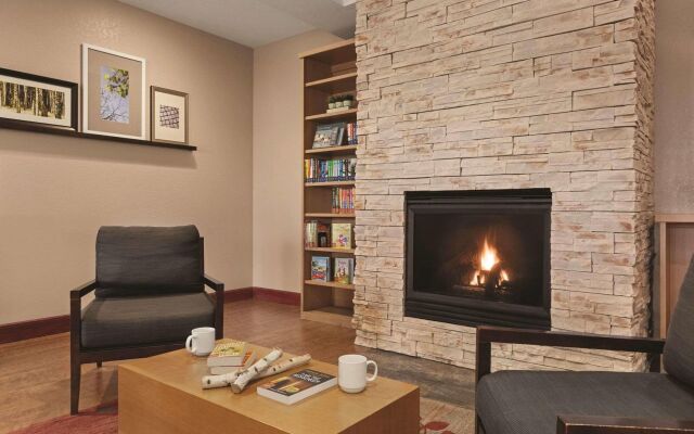 Country Inn & Suites by Radisson, Willmar, MN