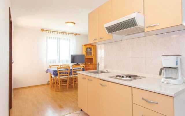 Beautiful Home in Malinska With Wifi and 3 Bedrooms