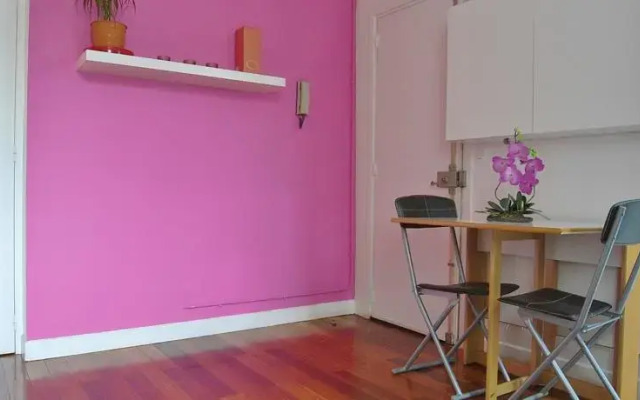 One Separated Bedroom Saint Sebastien