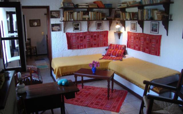 Hotel Aegean Home Studios & Apartments