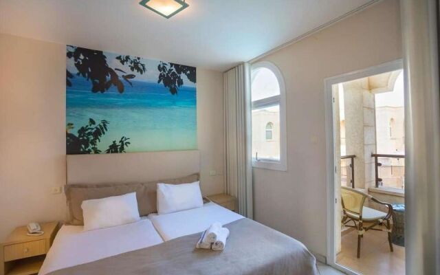 Acco Beach Hotel