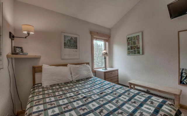 4 Oclock Ski in Ski out