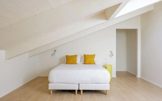 Napoli White Apartment by Wonderful Italy