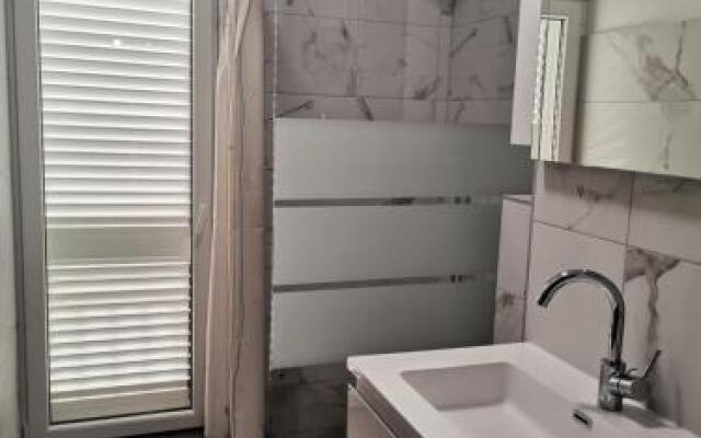 2-Bedroom Apartment With Seaview 3558-2