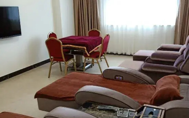 Yangjiang Guanhua Hotel (Hailing Island Dajiaowan)