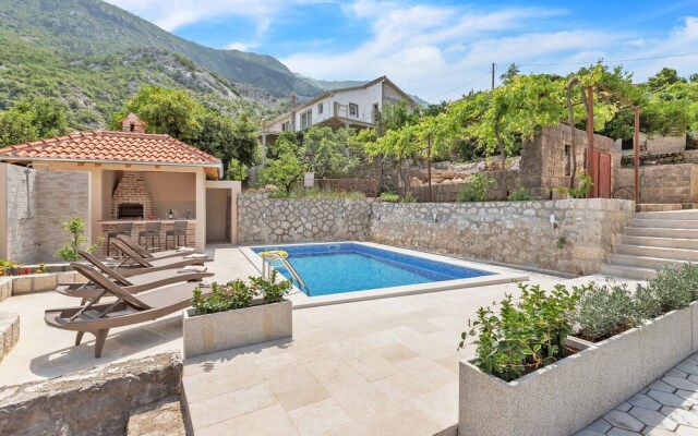 Apartments Mezini 11
